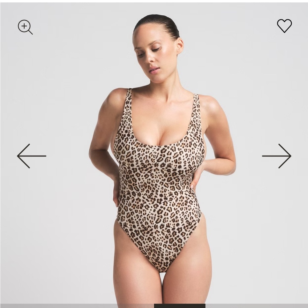 Sw50. Skims signature swim nwt scoop neck one piece champagne leopard print🐆XS/S